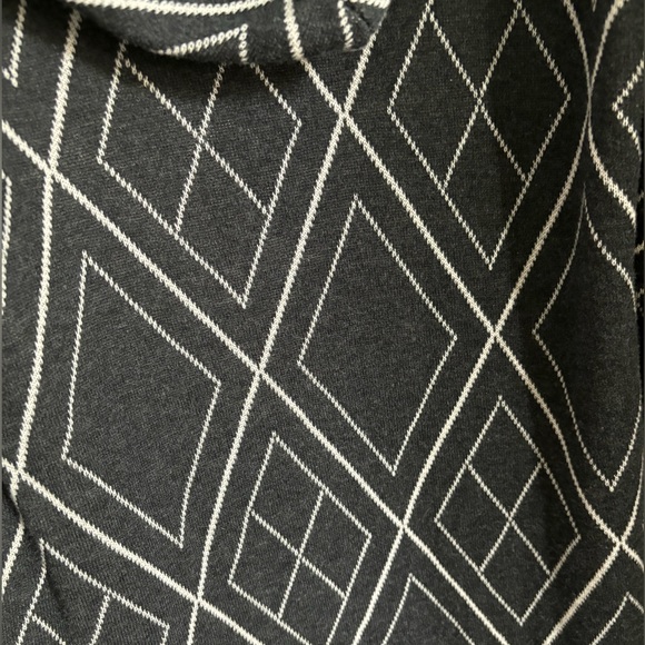 Graphic Design Cardigan - Picture 2 of 4